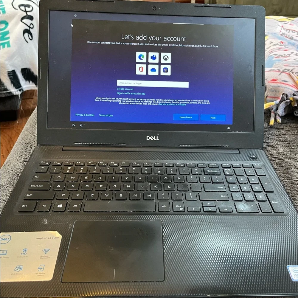 Dell Inspiron 15 3000 Series Laptop i3-7020U 8GB RAM 915 GB HDD Windows 10 Home